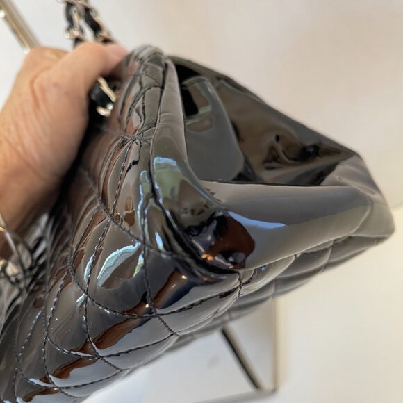 Chanel Black Vernis Matelasse - Black Patent Women's Shoulder Bag (108861) - Picture 4 of 12